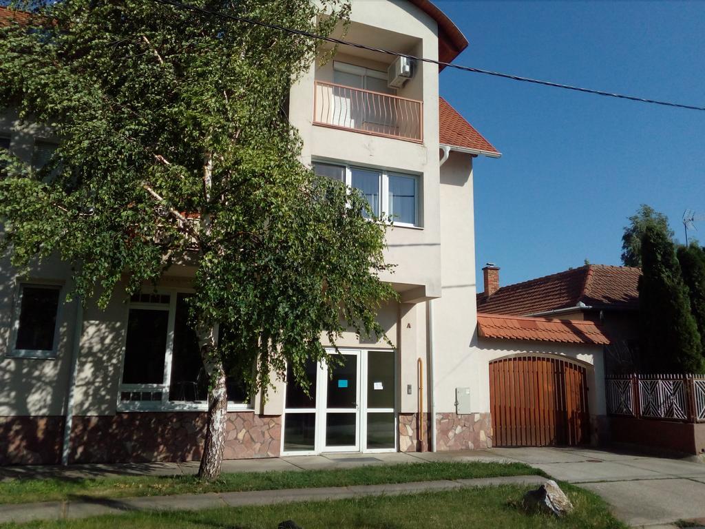 GÓBÉ Apartman Hajdúszoboszló Extérieur photo
